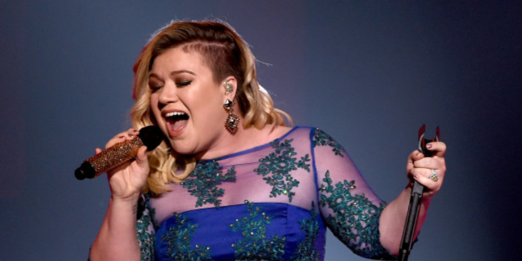 Kelly Clarkson headshot